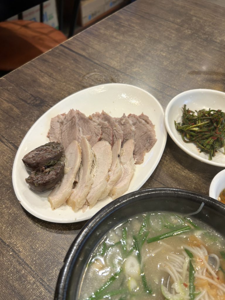 Hanyangwangsundae (한양왕순대) 2