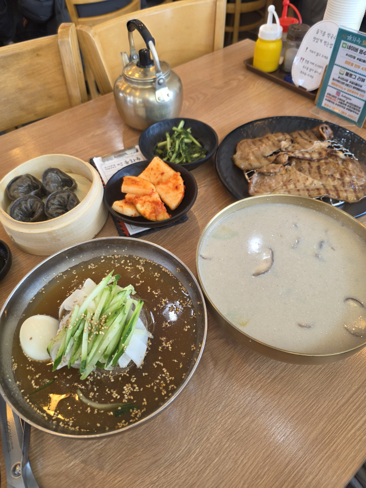 Goginaengmyeon eulhwaok (고기냉면 을화옥) 3