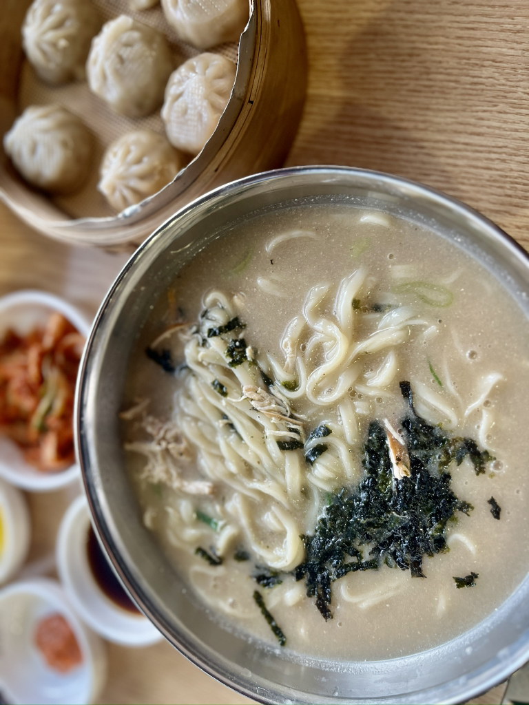 Hyeonpungdakkalguksu (현풍닭칼국수) 3