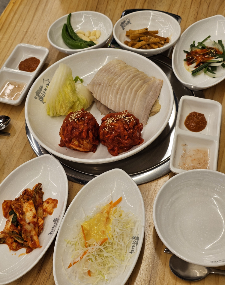Bakmanbaearirangbossam gimposau (박만배아리랑보쌈 김포사우) 2