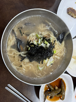 Keunsonkalguksu (큰손칼국수) 1