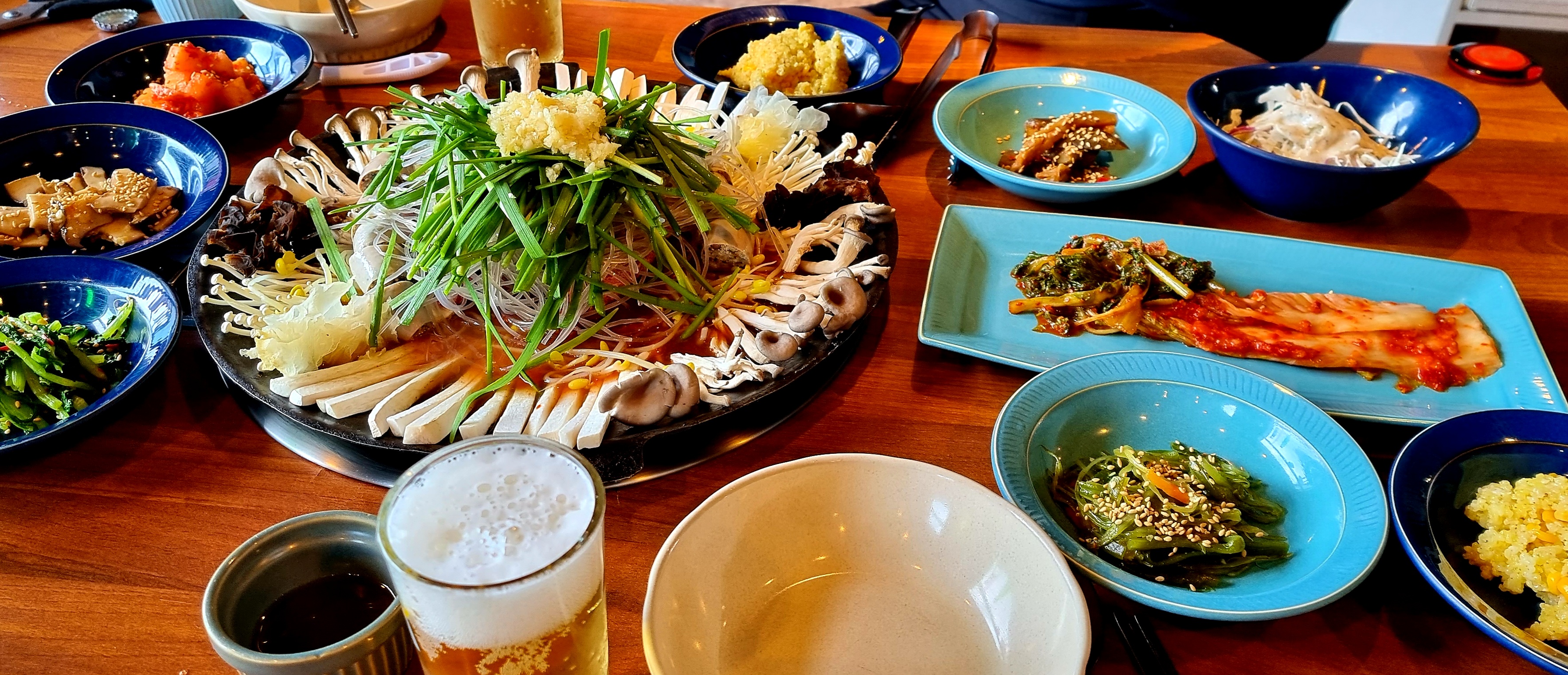 Haedeunijeongol (해드니전골) 1