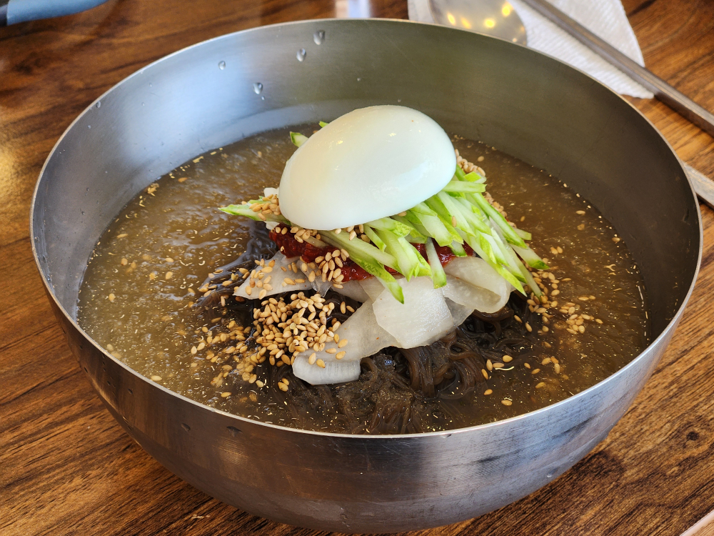 Todangchiknaengmyeonkalguksu (토당칡냉면칼국수) 1
