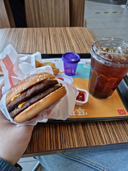 맥도날드 신도림테크노점 사진 4