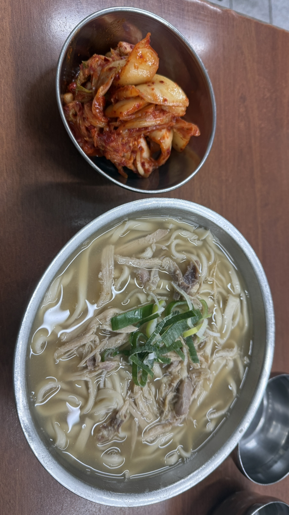 Hyeseongkalguksu (혜성칼국수) 2