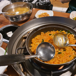 뒷뜰안에닭한마리 사진 2