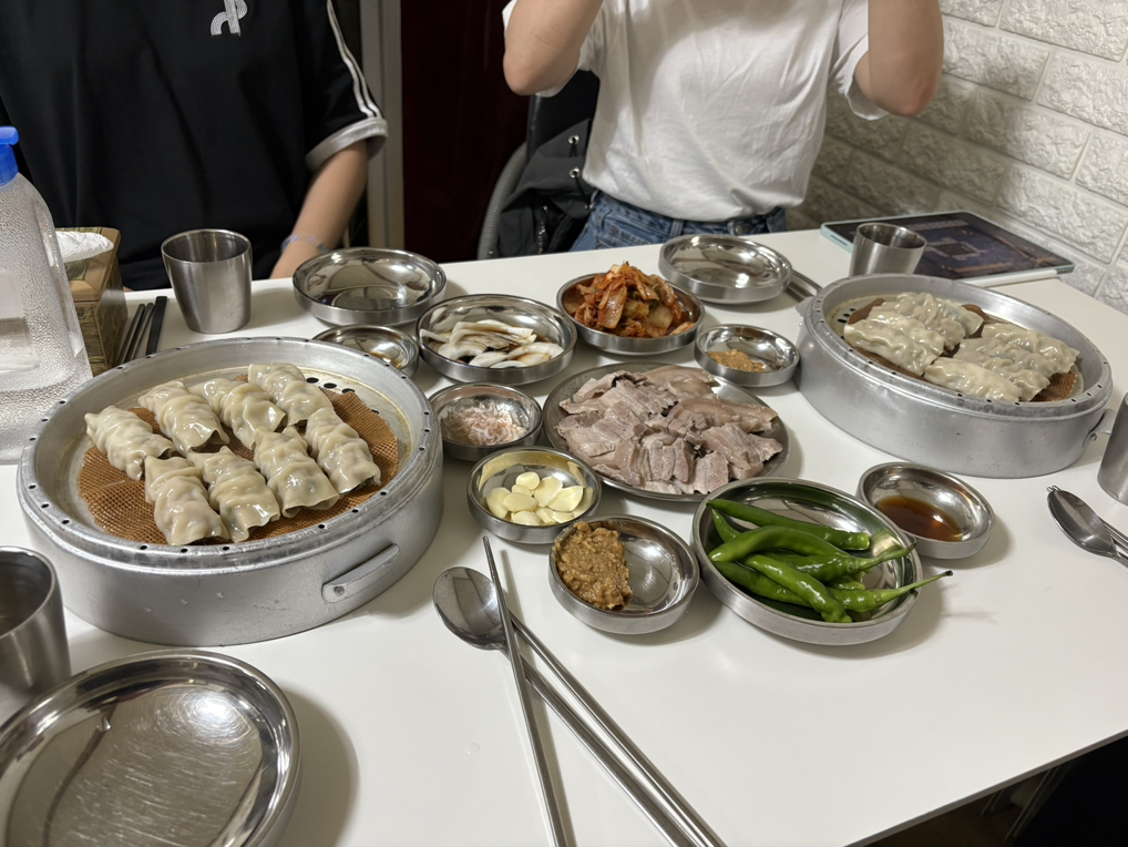 Hwajeongkalguksu (화정칼국수) 2