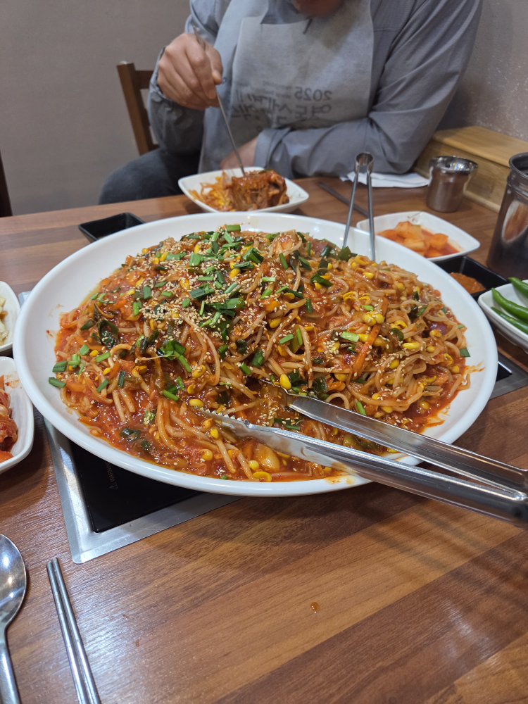 Bongi gamjatang,kalguksu (봉이 감자탕,칼국수) 2
