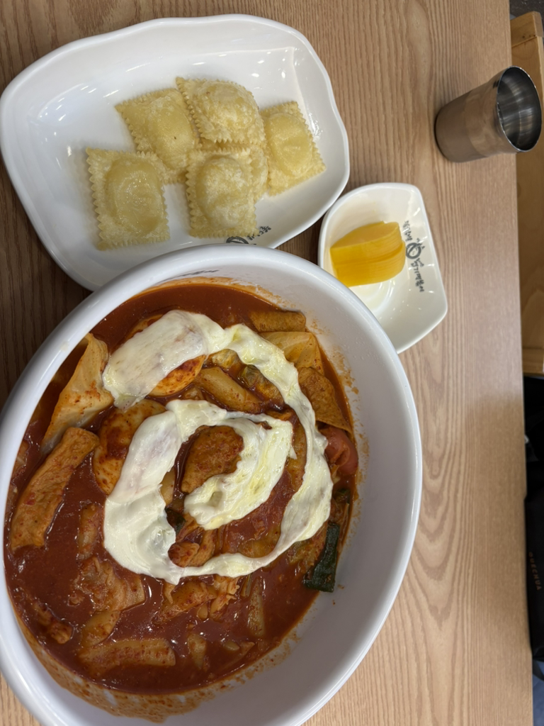 Dongdaemunyeopgitteokboki geumcheongucheongyeokjeom (동대문엽기떡볶이 금천구청역점) 2