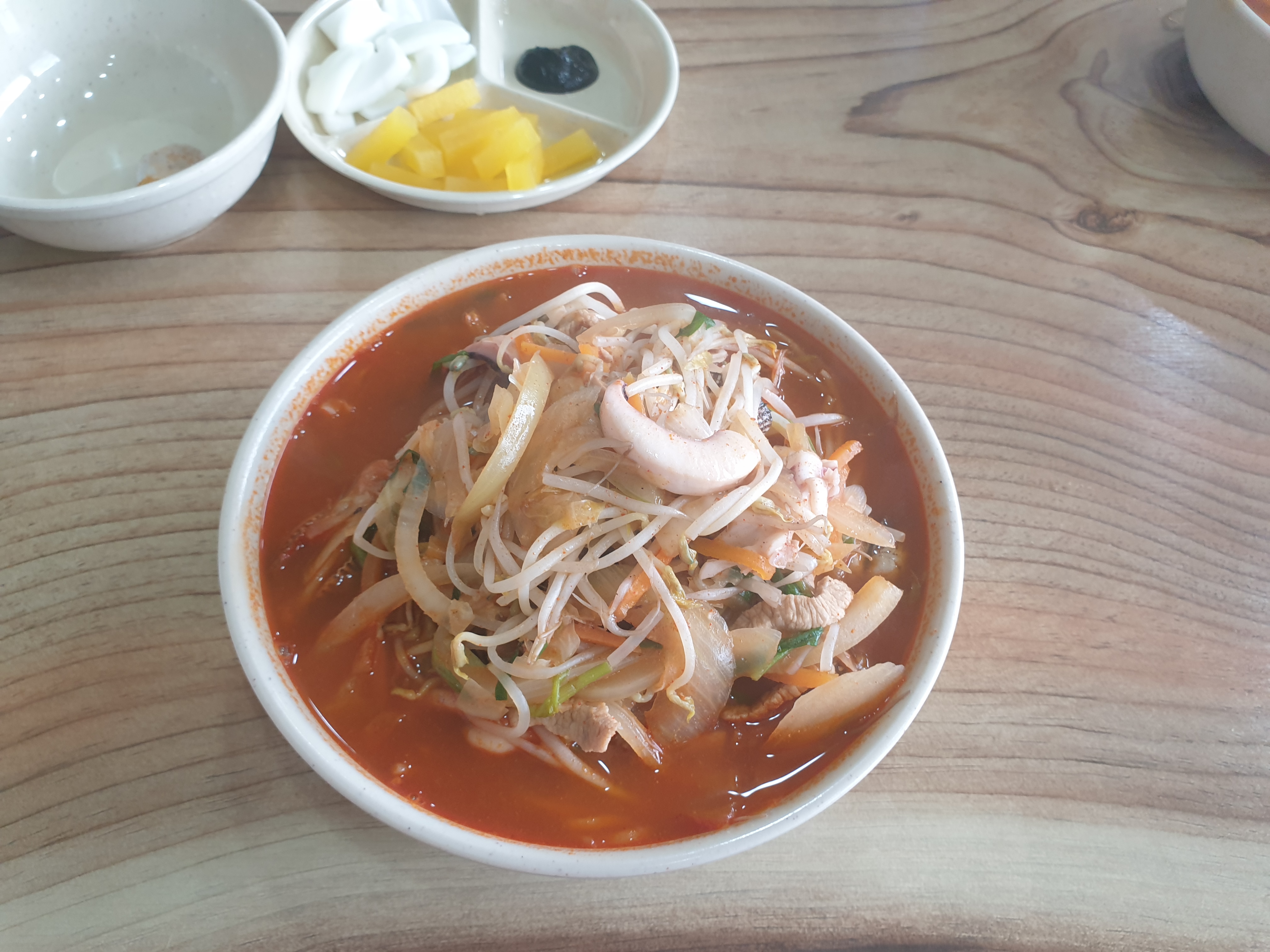 Ibaeksonguiwonjokkomakjjamppong (이백송의원조꼬막짬뽕) 1