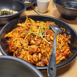 Gaemideuluibaeknyeonjjukkumi (개미들의백년쭈꾸미) 2