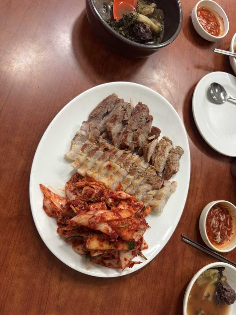 Chungmukalguksu (충무칼국수) 1