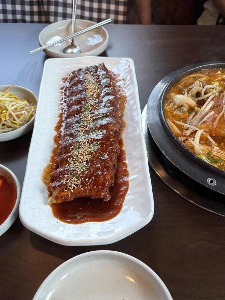Deungppyeogamjatang&deunggalbi (등뼈감자탕&등갈비) 1