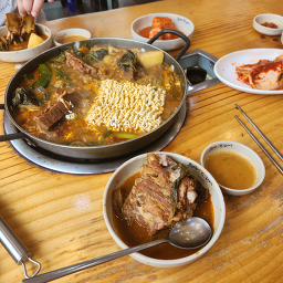 Jomarugamjatang (조마루감자탕) 1