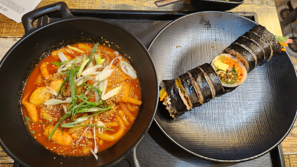 청담동마녀김밥 신사역점 사진 2