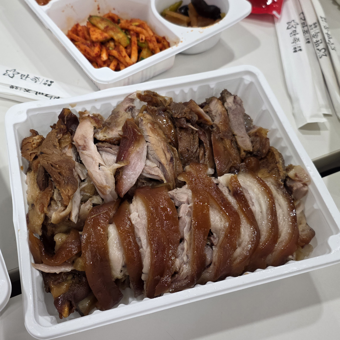 Manjokohyangjokbal (만족오향족발) 3