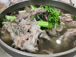 Neungiyasanbonjeom (능이야산본점) 1
