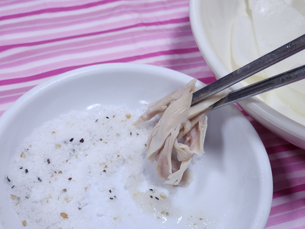 Mulbangasamgyetang (물방아삼계탕) 3