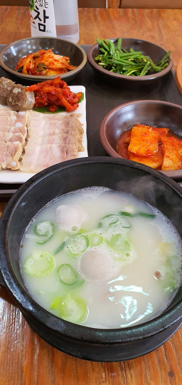 Mubokkagukbap (무보까국밥) 3