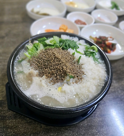 Yangsuninesundaegukbap (양순이네순대국밥) 3