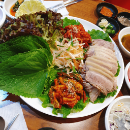 Sigolbossam&gamjaongsimi (시골보쌈&감자옹심이) 3