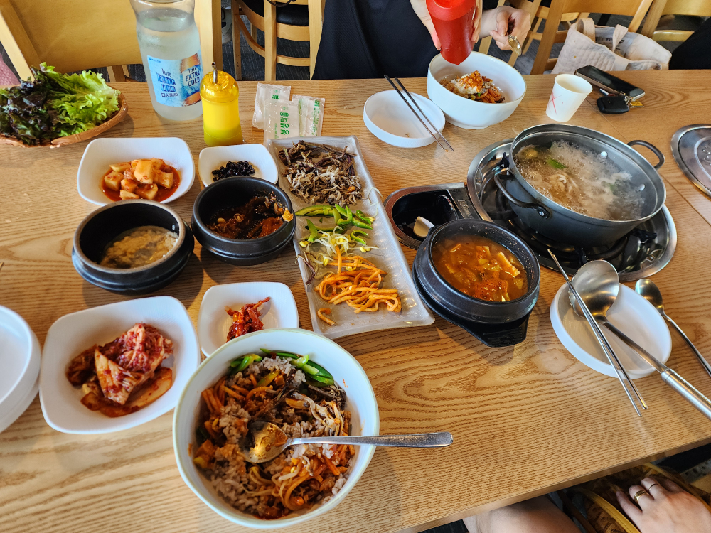 Hamjibaksonkalguksu (함지박손칼국수) 1