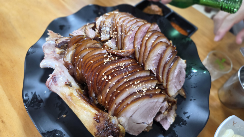 Gobauwangjokbal (고바우왕족발) 1