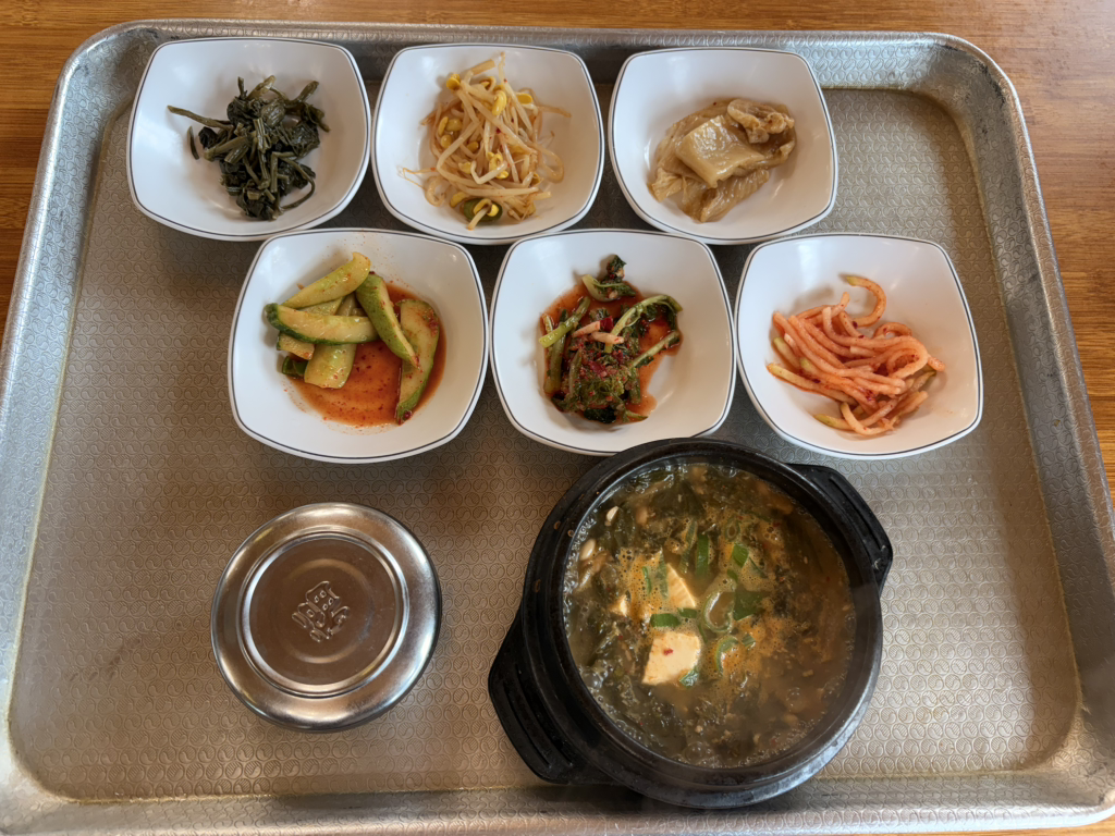 초가집순두부보리밥 1