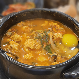 Buttumakaesundubu (부뚜막애순두부) 1
