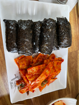 Yangpuniguksu/sup (양푼이국수/숲) 2