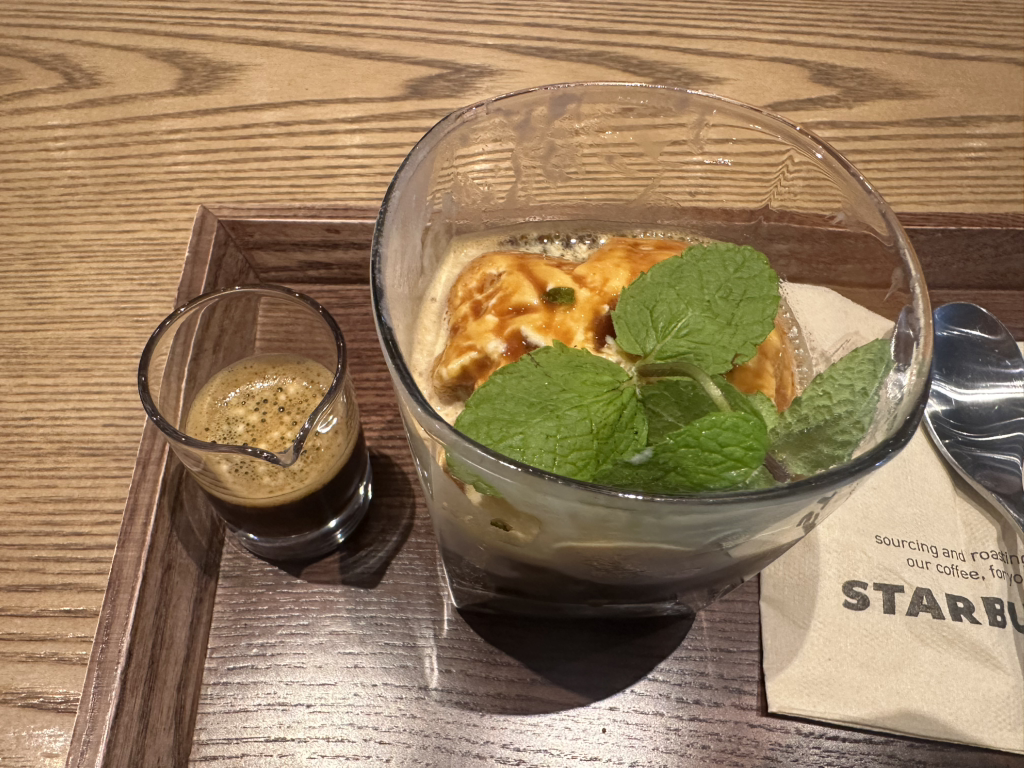 스타벅스 압구정R점