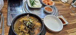 Tongppyeogamjatang (통뼈감자탕) 3