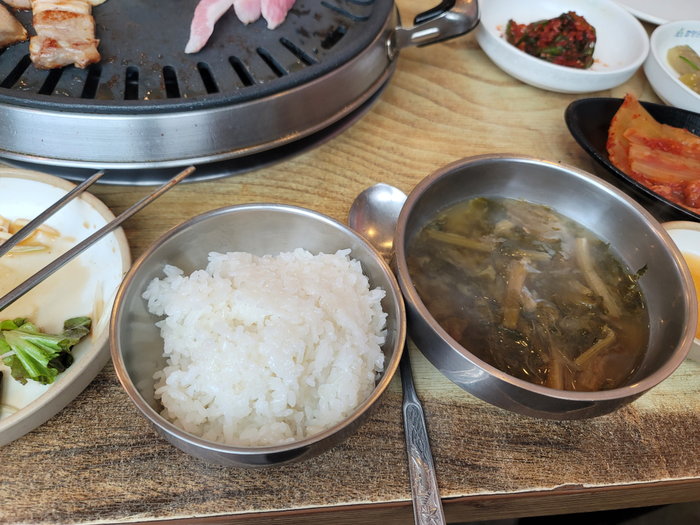 연밭식육식당 3