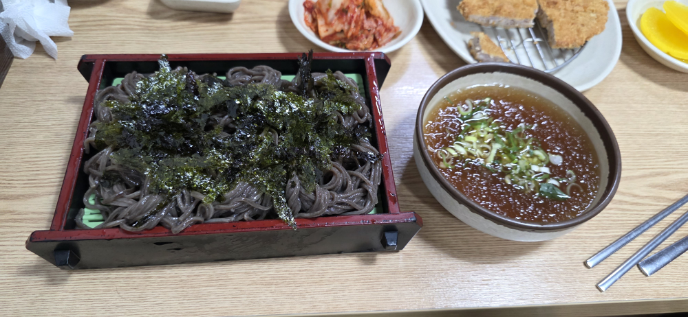 Memilguksuwaudong (메밀국수와우동) 1