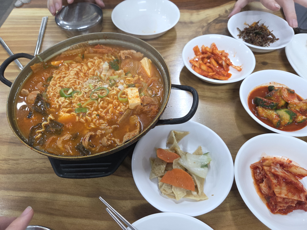 궁전김치찌개 4