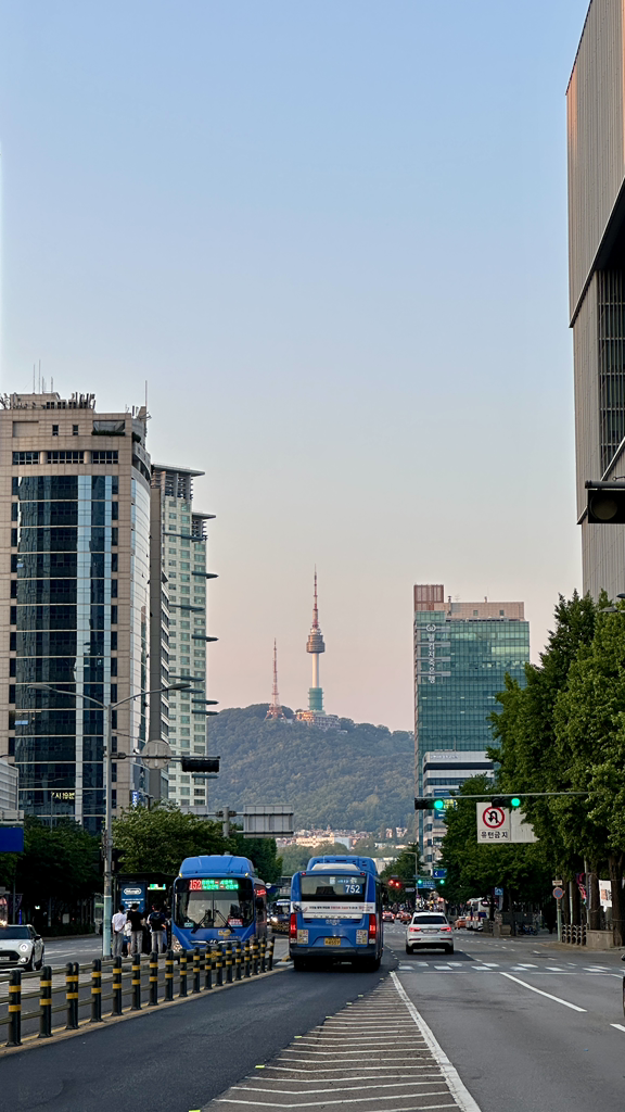 Megaemjissikeopiyongsan (메가엠지씨커피용산) 3