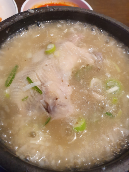 Hangeunhanbangsamgyetang (한근한방삼계탕) 1