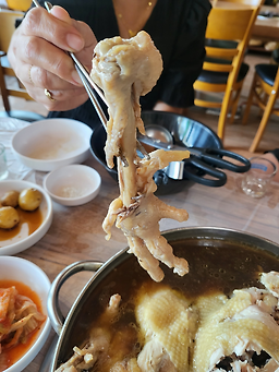 Chimabawi (치마바위) 3
