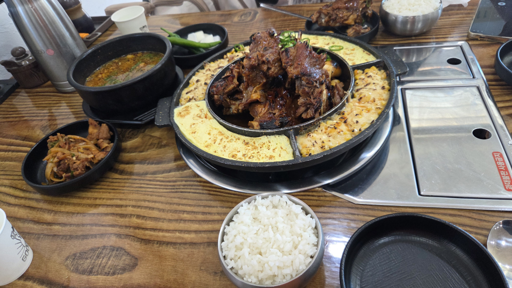 탐나는감자탕앤뼈구이 사진 2