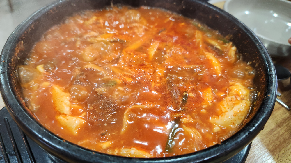 Soyosanbeoseotyukgaejang (소요산버섯육개장) 1