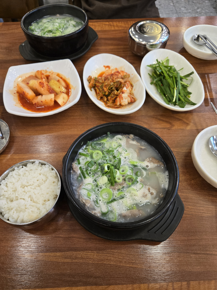 100년설렁탕 1