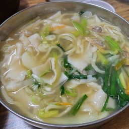 동의보감 수제비칼국수 사진 2
