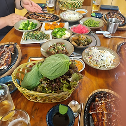 Cheolgyohwangtojip (철교황토집) 1