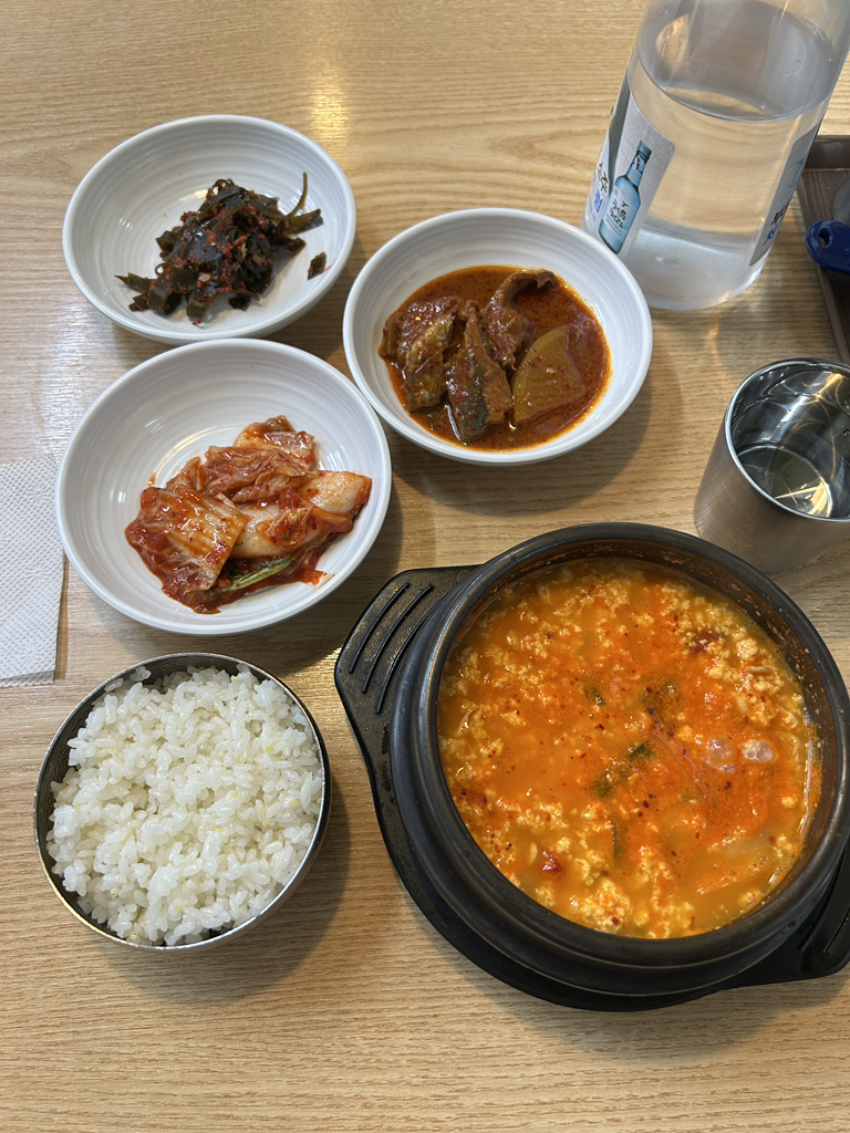 Kkotbunisondubu (꽃분이손두부) 1