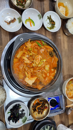 이영주의팔금식육식당 1