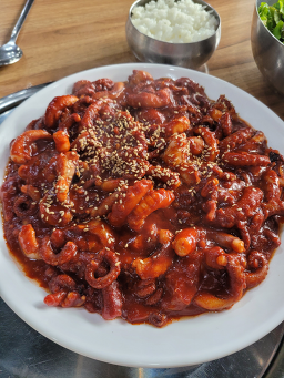 Mugyodongnakjinara (무교동낙지나라) 1