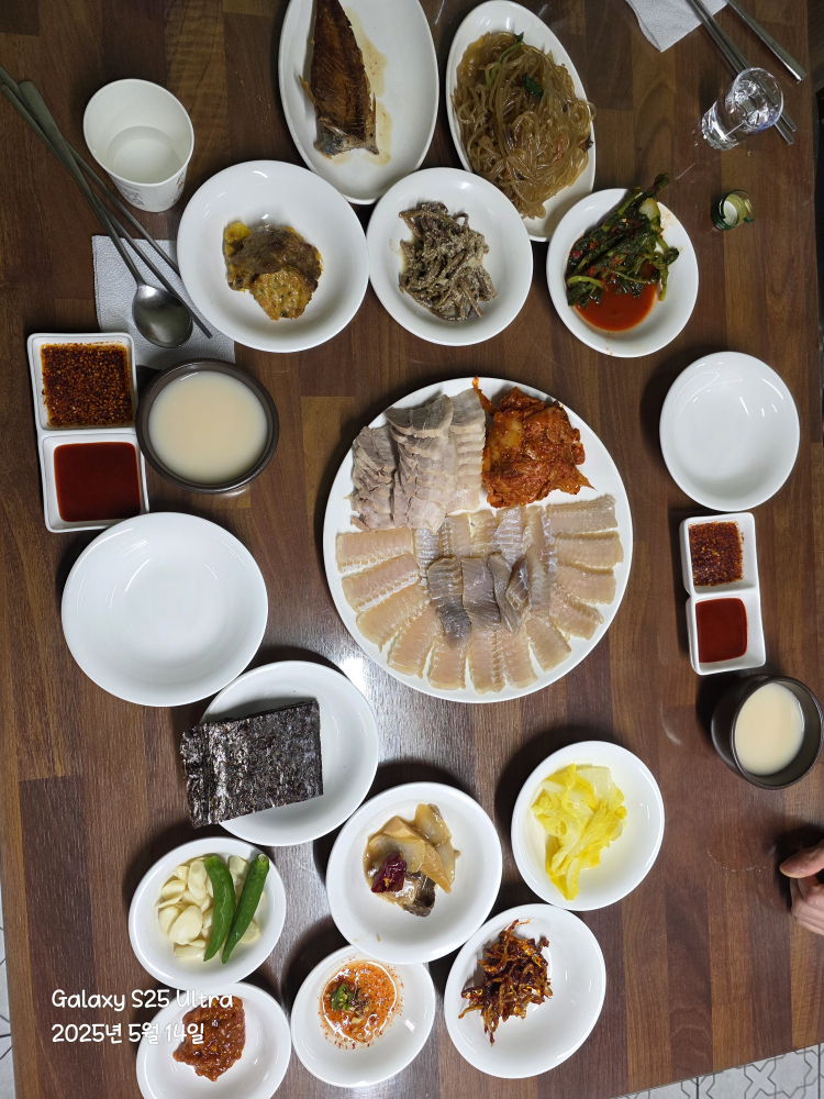 Mudeungsansikdang (무등산식당) 1