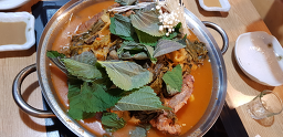 Ppyeokeungamjatang (뼈큰감자탕) 1