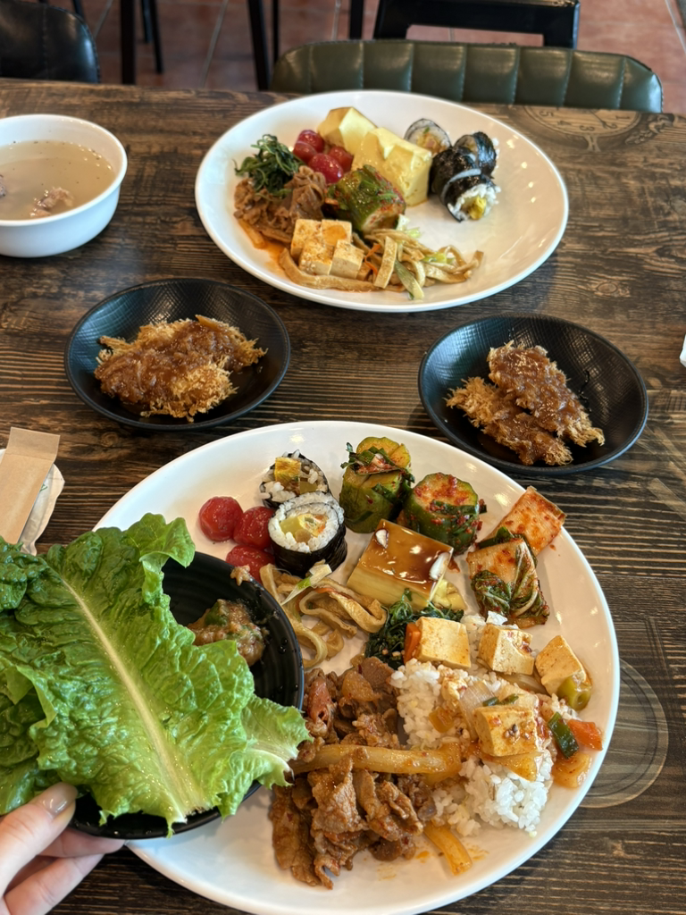 빼어날수한식뷔페 사진 5