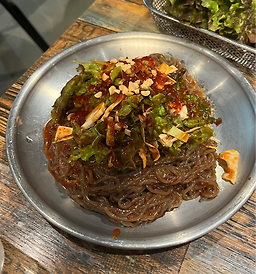 Jokbalsinseonsaeng hogyejeom (족발신선생 호계점) 2